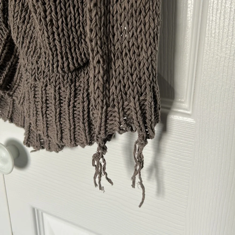 Abercrombie and Fitch Sweater - Picture 3 of 4